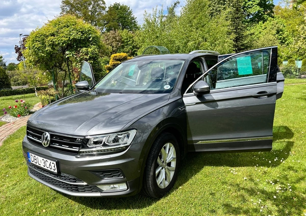 Volkswagen Tiguan cena 109000 przebieg: 107000, rok produkcji 2017 z Bolesławiec małe 191